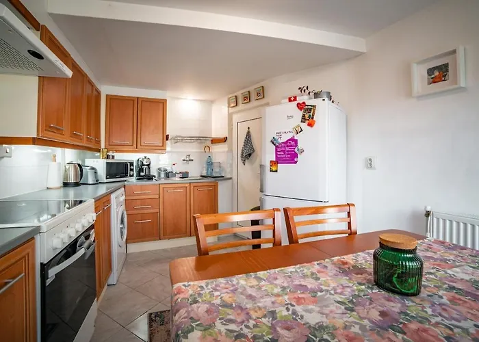 2br Cozy House Near Tsarevets Fortress Апартамент